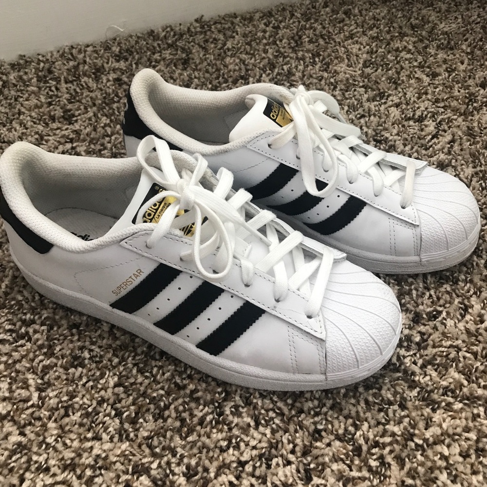ADIDAS White Superstars sz 7